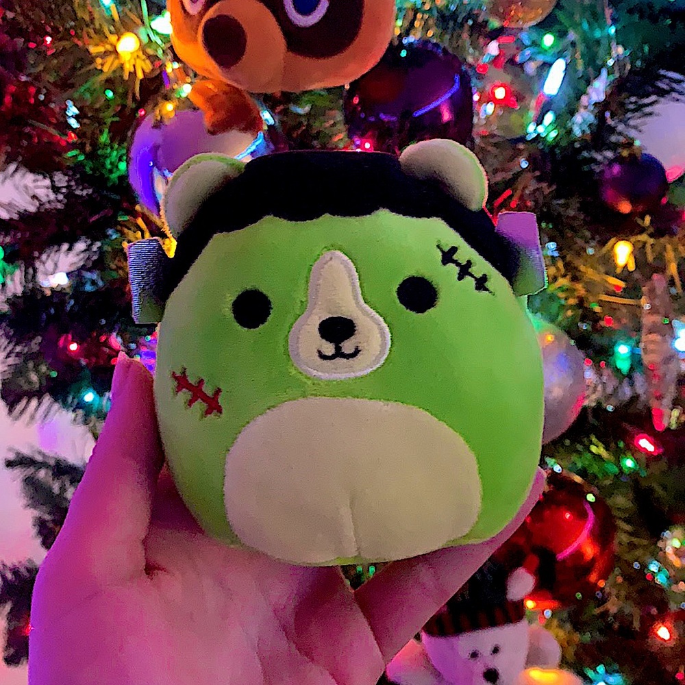 Capsule Len Squishmallow